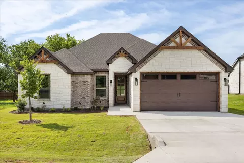 2209 Snake River Dr, Granbury, TX 76048