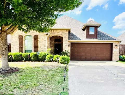 8105 Winter Falls Trl, Hurst, TX 76053