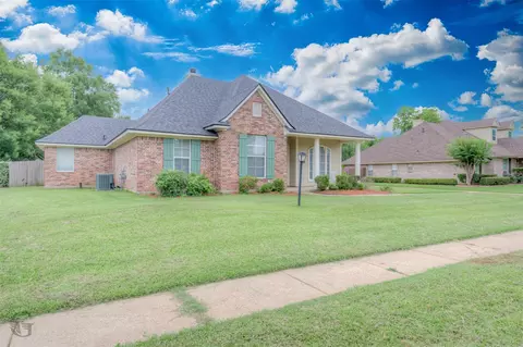 1951 Bayou Bend Dr, Bossier City, LA 71111