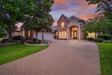 865 Thomas Crossing Dr, Burleson, TX 76028