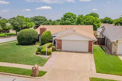 7412 Engleman Ct, Fort Worth, TX 76137