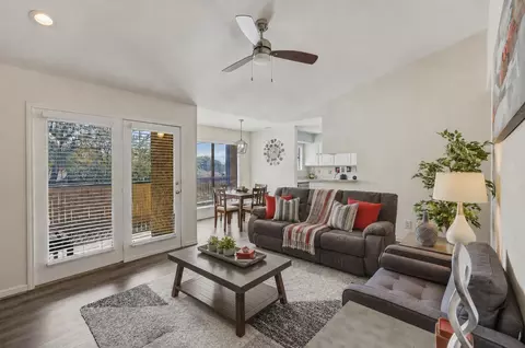 1900 Cloisters Dr #322, Arlington, TX 76011