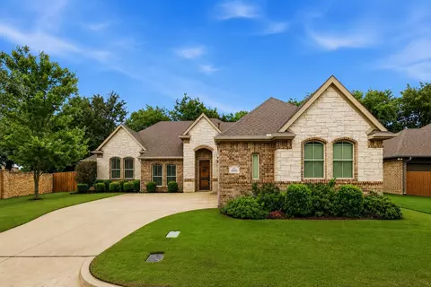 6901 Golf Green Dr, Arlington, TX 76001