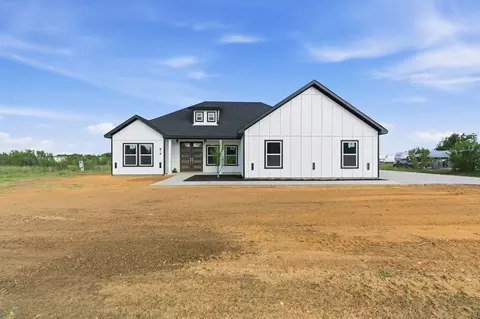 8212 Moyer Ct, Joshua, TX 76058