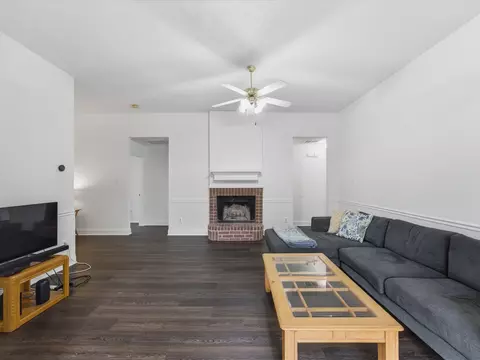 1123 Greenview Ln, Kennedale, TX 76060