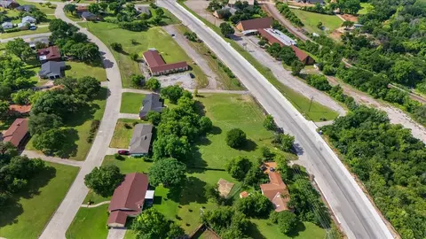 4528 Rolling Hills Dr, Fort Worth, TX 76119
