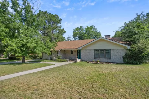 2308 Royal Ln, Greenville, TX 75402