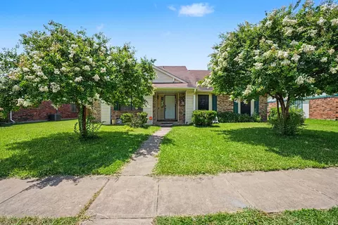 4510 Bridgeport Dr, Garland, TX 75043