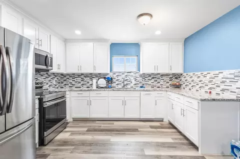 2006 Fort Worth St, Grand Prairie, TX 75050