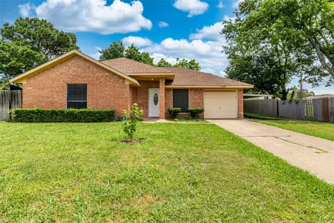 1306 Bluffview Dr, Seagoville, TX 75159