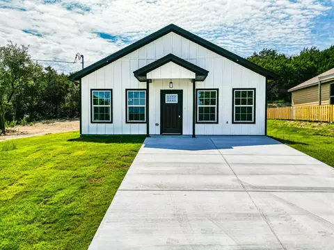 4315 Mountain Hollow Dr, Granbury, TX 76048