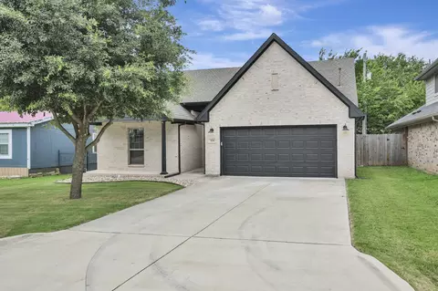 124 Elm Ln, Roanoke, TX 76262