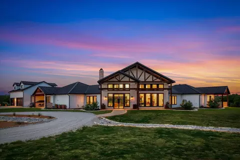 645 County Road 4021, Savoy, TX 75479