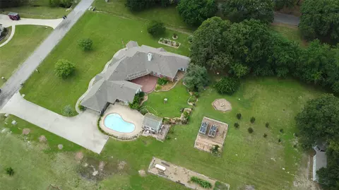 4082 Tracy Ln, Greenville, TX 75402