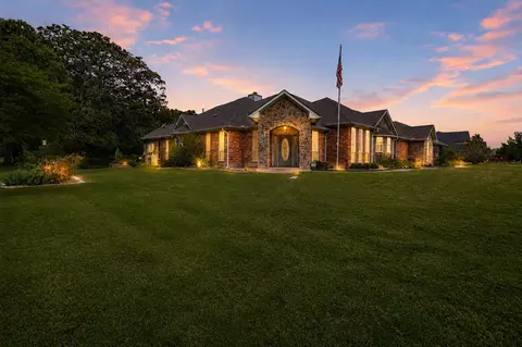 4082 Tracy Ln, Greenville, TX 75402