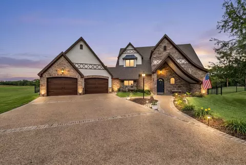 404 Charleston Park Dr, Woodway, TX 76712