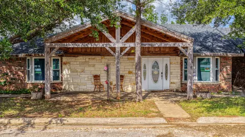 3130 Oak Trail Dr, Granbury, TX 76048