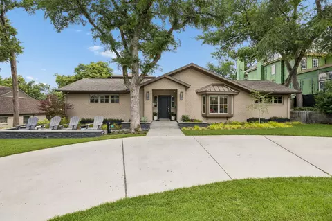 9261 Meadowglen Dr, Dallas, TX 75238
