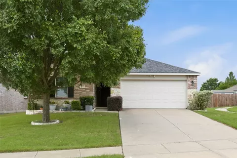 105 Honeysuckle Ct, Royse City, TX 75189