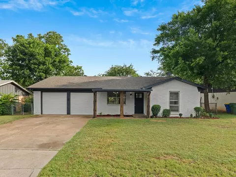 5925 Hanson Dr, Watauga, TX 76148