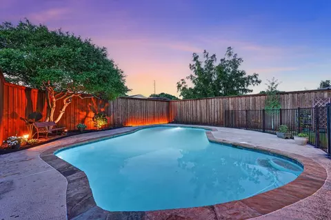 2713 Esquire Ln, Garland, TX 75044