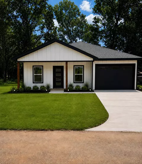 706 High St, Marshall, TX 75670