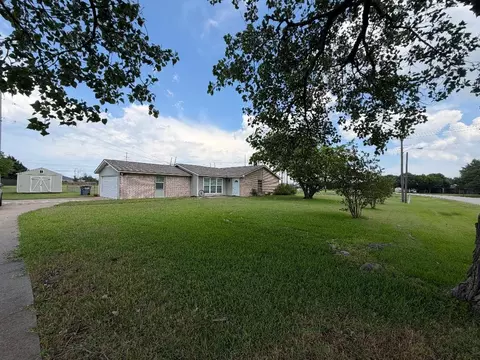 106 Pebble Creek Dr, Red Oak, TX 75154