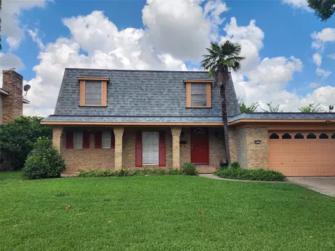 9912 Village Green Dr, Shreveport, LA 71115