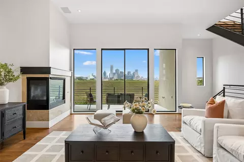 433 Trinity River Cir, Dallas, TX 75203
