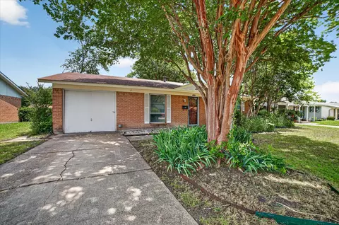 204 Island Dr, Richardson, TX 75081