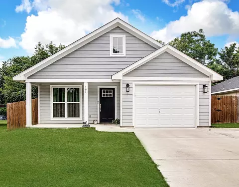 161 Columbia St, Cleburne, TX 76031