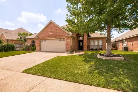 2724 Cedar Springs Ct, Bedford, TX 76021
