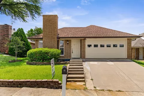 2208 Cedarcrest Dr, Carrollton, TX 75007