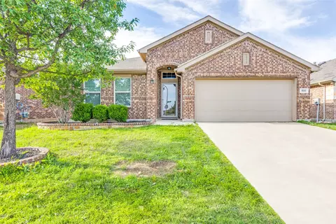 520 Pollyann Trl, Haslet, TX 76052