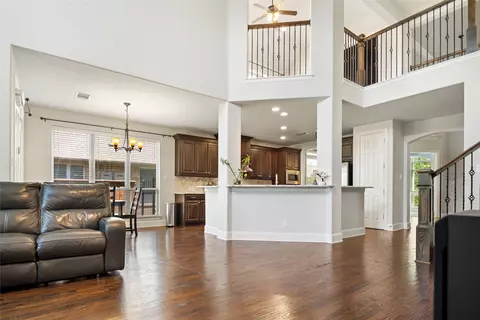 419 Paluxy Dr, Irving, TX 75039