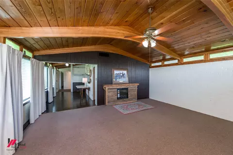 Living - 300 S Main St, Springhill, LA 71075 photo 2 of 4
