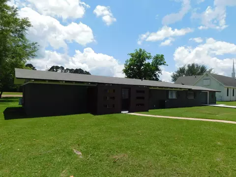 300 S Main St, Springhill, LA 71075