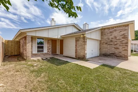 3217 Green Ridge St, Fort Worth, TX 76133