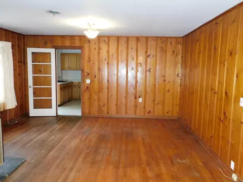 Living - 24044 Highway 157 Hwy, Springhill, LA 71075 photo 3 of 4
