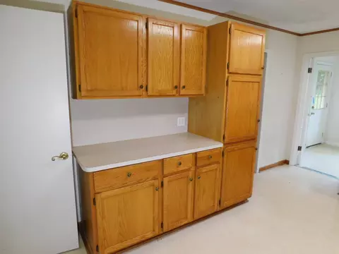Kitchen - 24044 Highway 157 Hwy, Springhill, LA 71075 photo 2 of 3