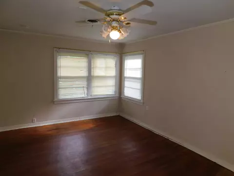 Living - 24044 Highway 157 Hwy, Springhill, LA 71075 photo 4 of 4