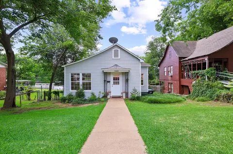 1322 W Chestnut St, Denison, TX 75020