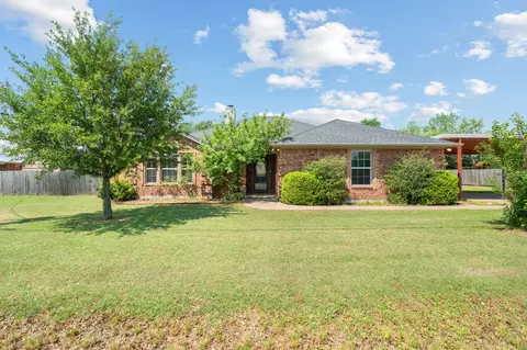 4000 View Point Dr, Granbury, TX 76048