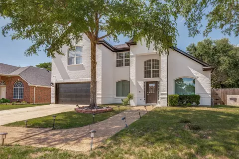 230 Longhorn Trl, Grand Prairie, TX 75052