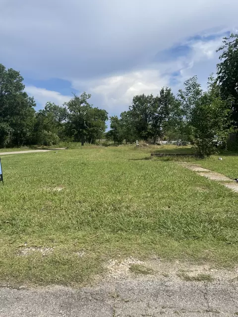 1611 E 10th Ave, Corsicana, TX 75110