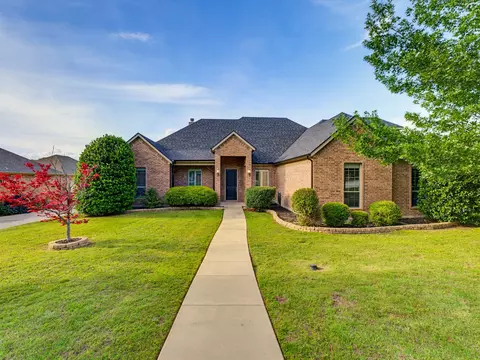 208 William Allen Ln, Decatur, TX 76234