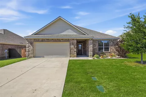 4908 Lakepark Dr, Sanger, TX 76266