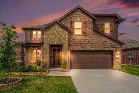 8825 Landergin Mesa Dr, Fort Worth, TX 76131