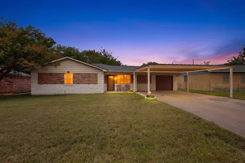 321 Redbud St, Rhome, TX 76078
