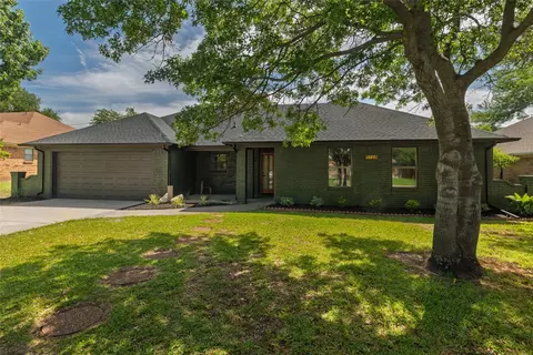 5728 Caracas Dr, North Richland Hills, TX 76180